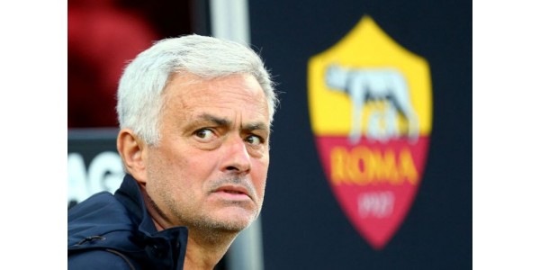 Roma-Fans verabschieden José Mourinho mit den aufrichtigsten Liedern